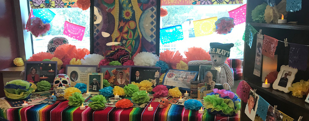 A Dia de los Muertos ofrenda