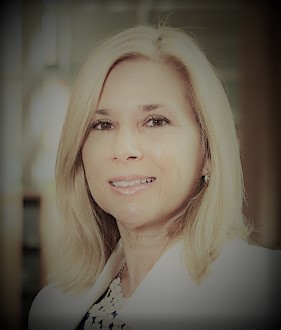 Tracey Mendoza's Headshot