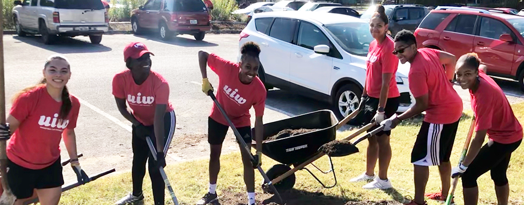 UIW students work on landscaping and gardening